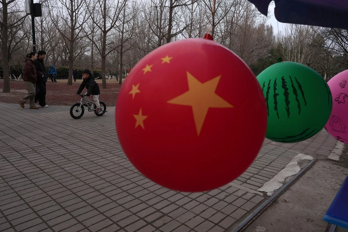 中国国内经济压力已经大到连基本的社会救助对象都需要重新定义。 （美联社）